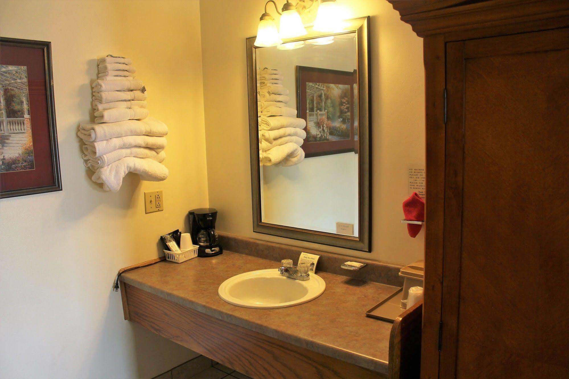 Shady Acre Inn And Suites Брансън Уест Екстериор снимка